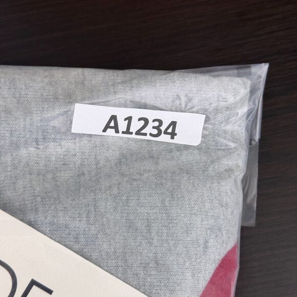 Wildfox Baggy Beach Jumper Women Small Mouth Tongue Sweater Soft Sweatshirt NEW - Picture 10 of 10